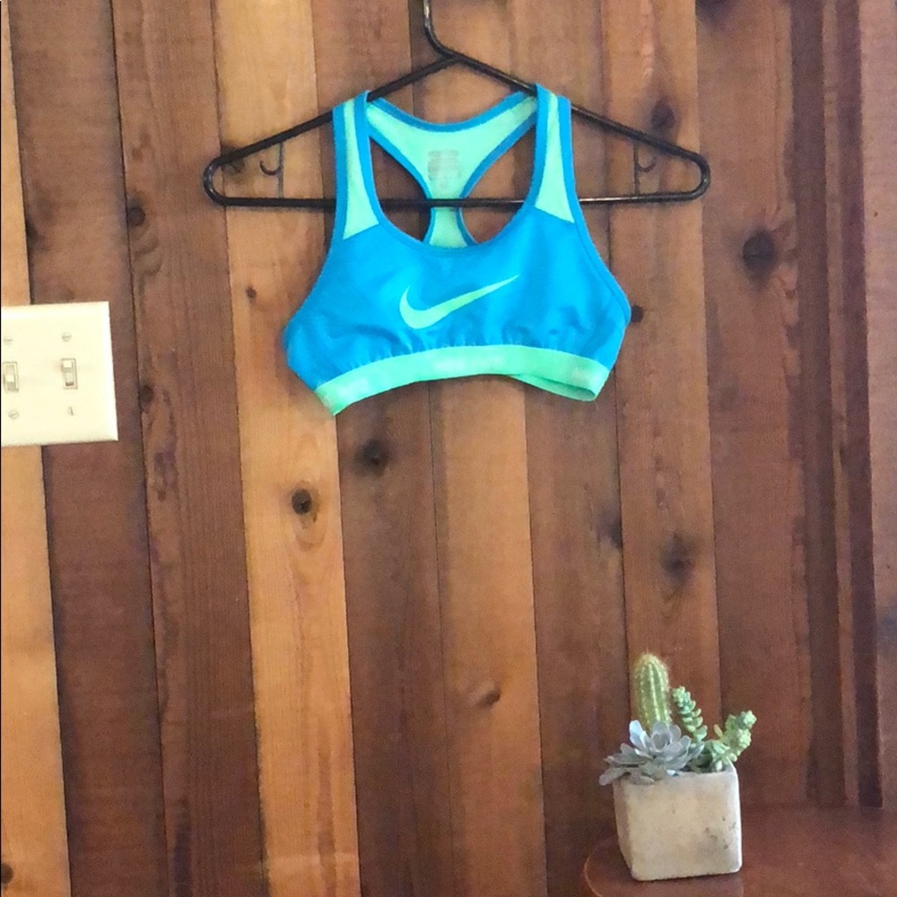 Sports bra